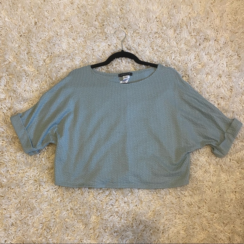 Half sleeve crop top